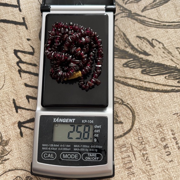 Genuine garnet bead necklace - Picture 6 of 6